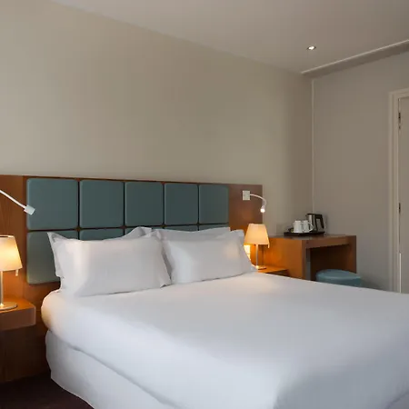 Jardin De Cluny Otel Paris