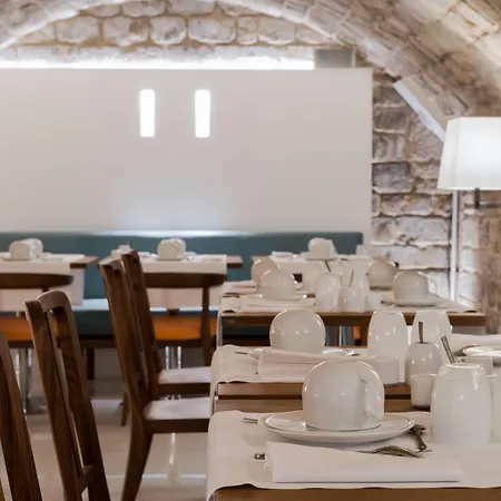 Jardin De Cluny Paris