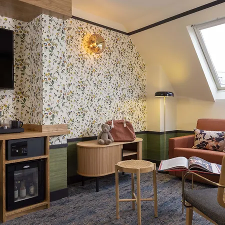 Jardin De Cluny Otel 4*