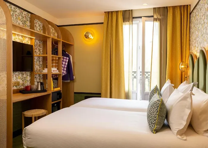 ホテル Jardin De Cluny 4*