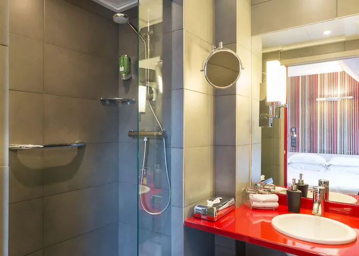 ホテル Jardin De Cluny 4*