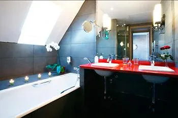 Jardin De Cluny Otel 4*