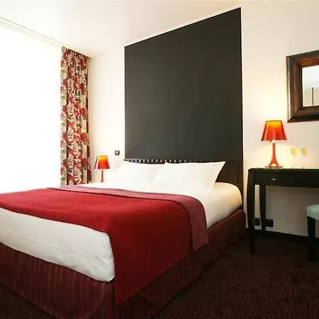 Jardin De Cluny Paris