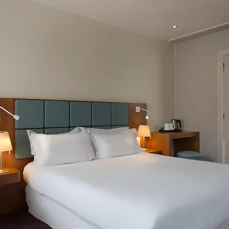 Jardin De Cluny Otel Paris