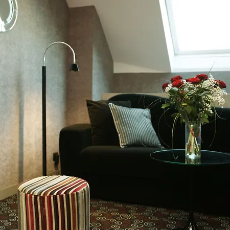 Otel Jardin De Cluny