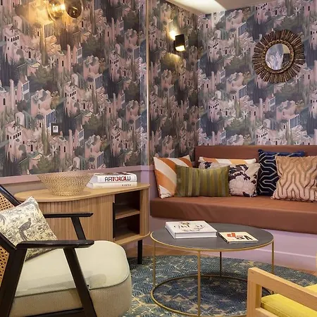 Otel Jardin De Cluny 4*