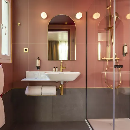 Otel Jardin De Cluny 4*